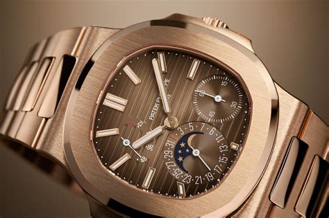 collecting nautilus and modern patek philippe wristwatches|Patek Philippe Nautilus full diamond.